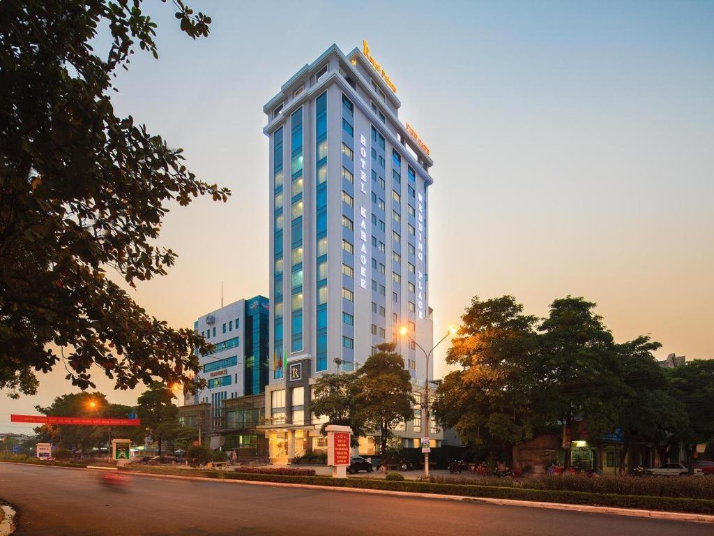 Royal Palace Hotel Tuyen Quang Extérieur photo