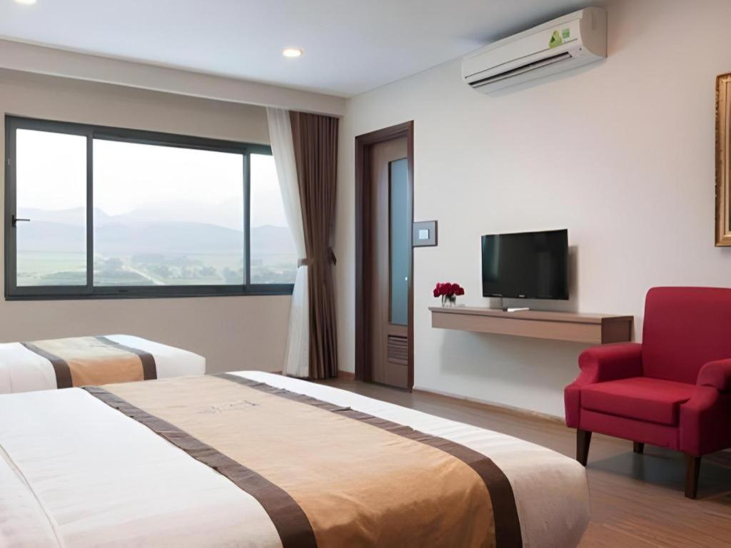 Royal Palace Hotel Tuyen Quang Extérieur photo
