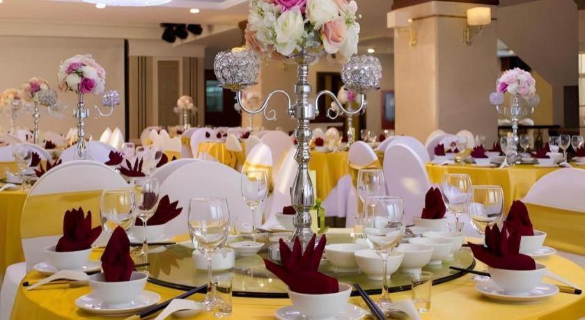 Royal Palace Hotel Tuyen Quang Extérieur photo