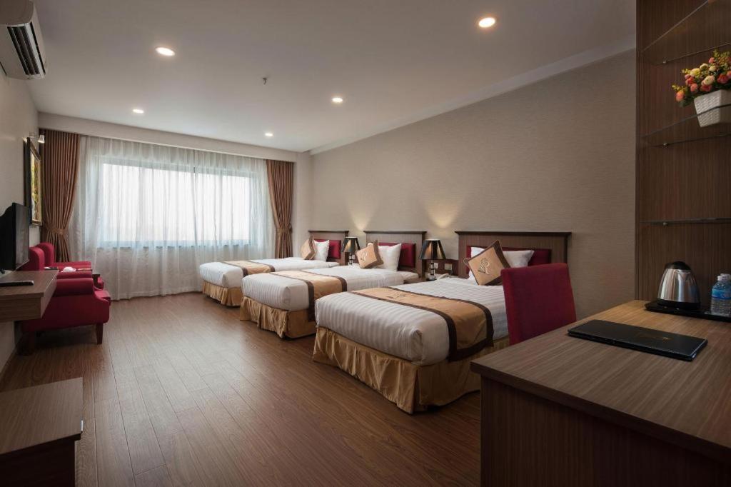 Royal Palace Hotel Tuyen Quang Extérieur photo