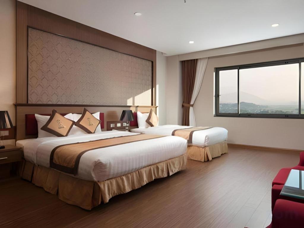 Royal Palace Hotel Tuyen Quang Extérieur photo