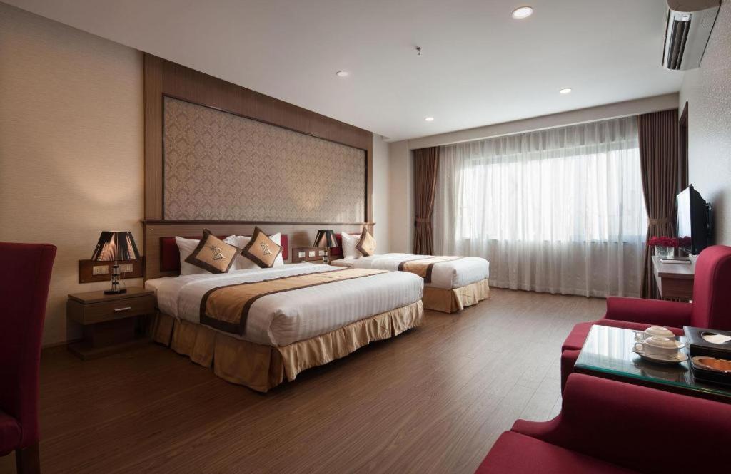 Royal Palace Hotel Tuyen Quang Extérieur photo