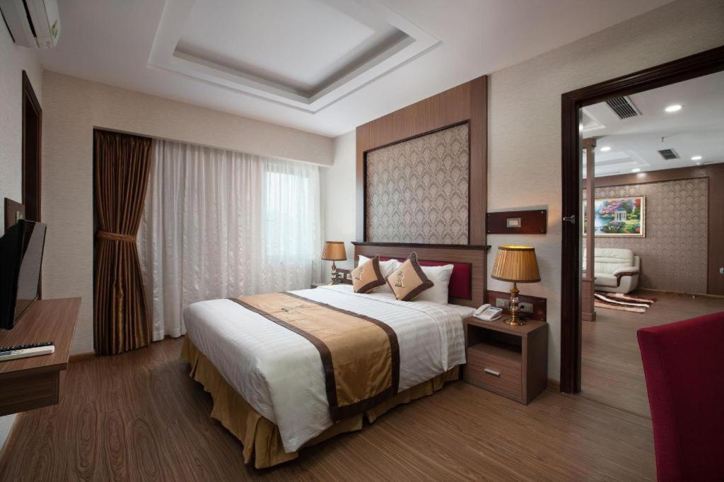 Royal Palace Hotel Tuyen Quang Extérieur photo