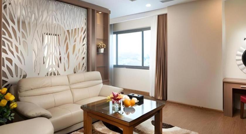 Royal Palace Hotel Tuyen Quang Extérieur photo